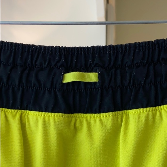 Lululemon Tracker Short III in Secret Society - Picture 5 of 7